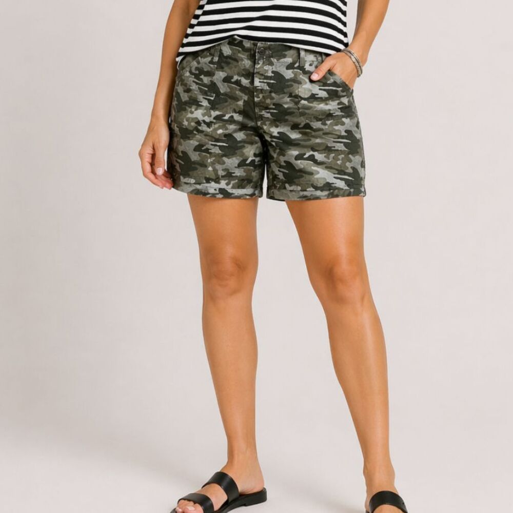 Stitch Star Cotton-Blend Camo Shorts Roll Tab Leg & Elastic Back Waist Size 3X